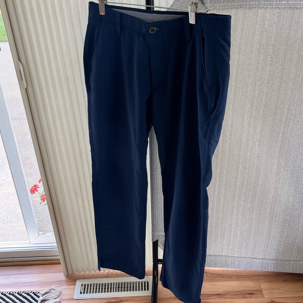 UNDER ARMOUR MEN’S NAVY GOLF PANTS